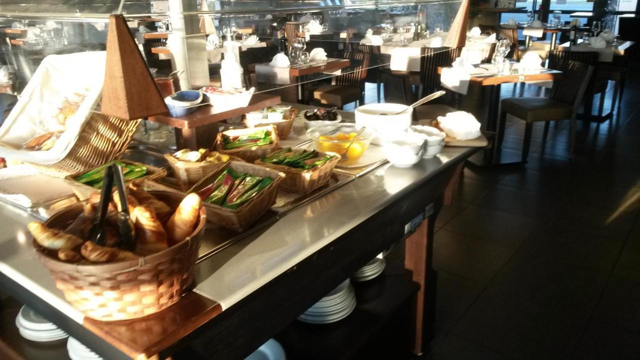 Hotel Restaurant Akena La Brede Buitenkant foto