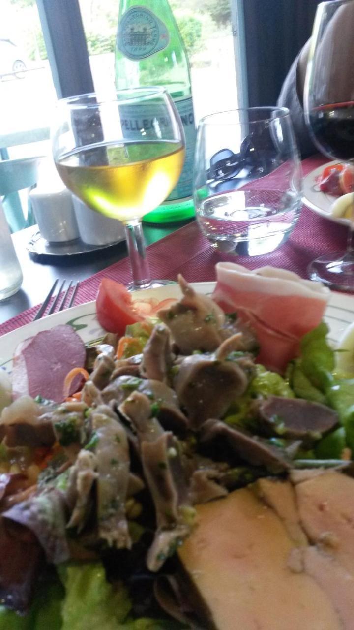 Hotel Restaurant Akena La Brede Buitenkant foto